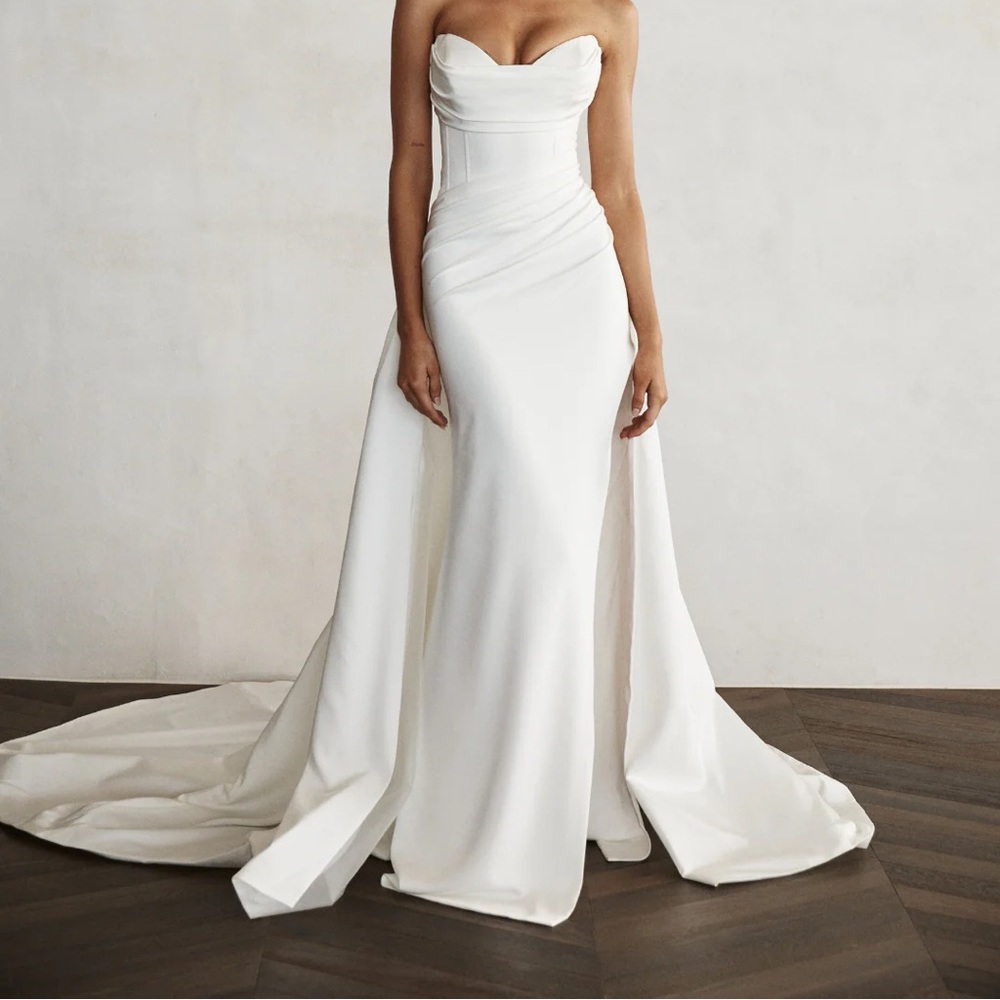 Elegant White Wedding Dress